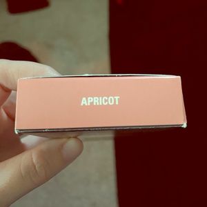 Kylie Matte Lip kit in Apricot